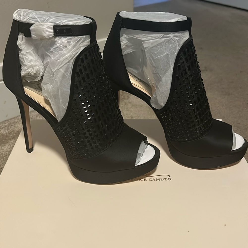 Imagine Vince Camuto -new high heel